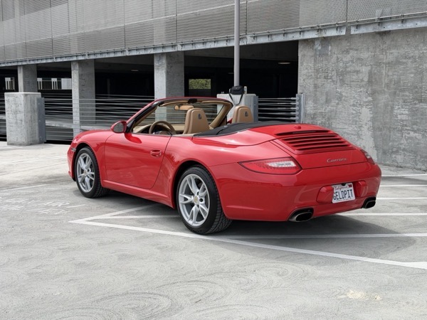 Rear three-quarter view, rooftop outdoors